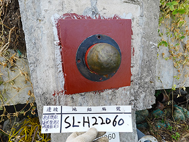 塗佈防銹漆及包覆防蝕膏